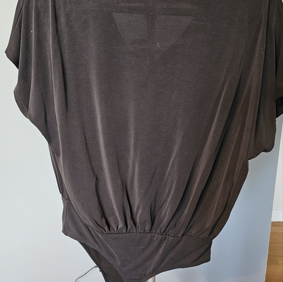 EXPRESS blk bodysuit tee. - Picture 3 of 4